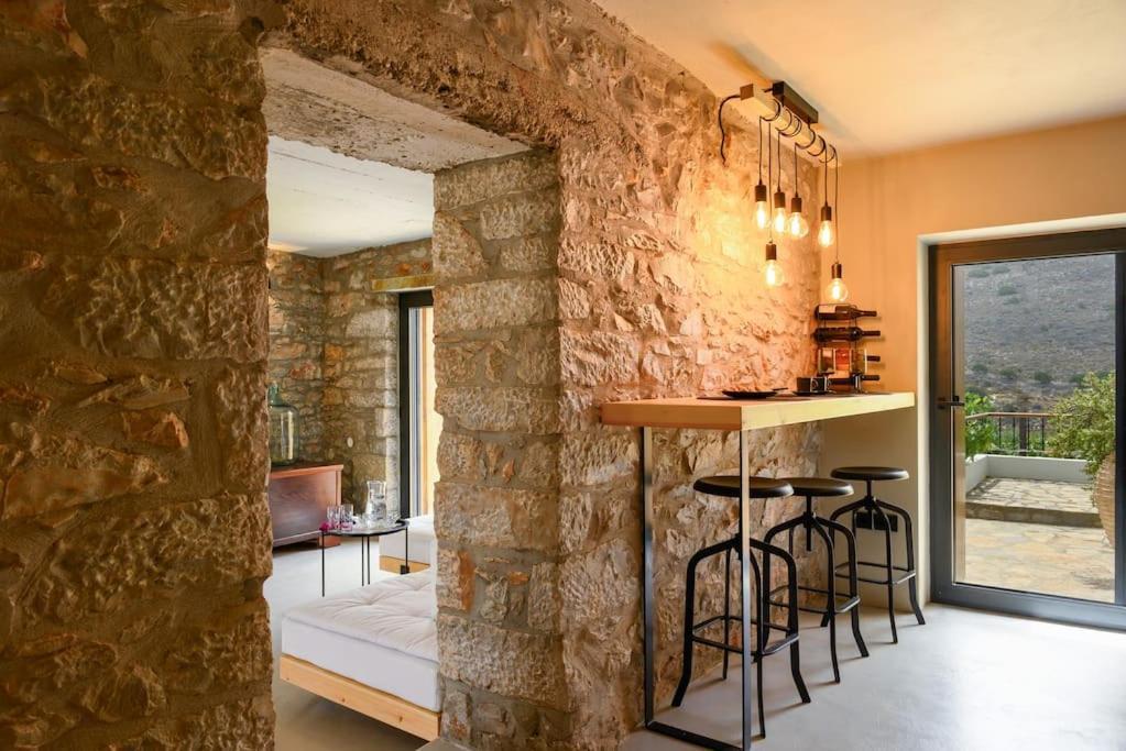 The Nektar House * Kato Loumas